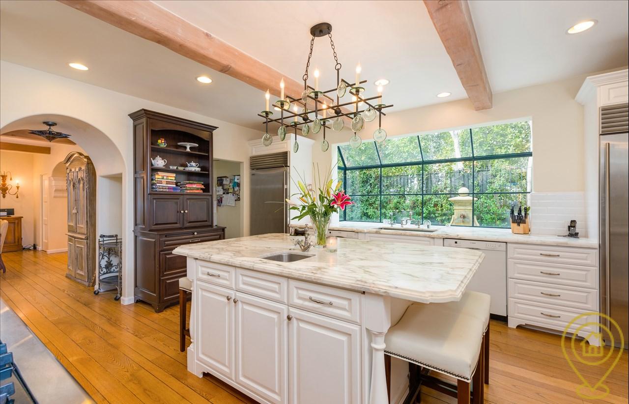 5 room luxury penthouse for sale in Boston