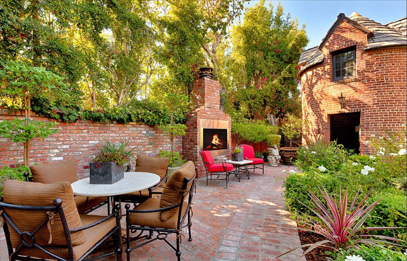 Find Properties Listed by Trusted Vendors | Buy, Rent & Auction